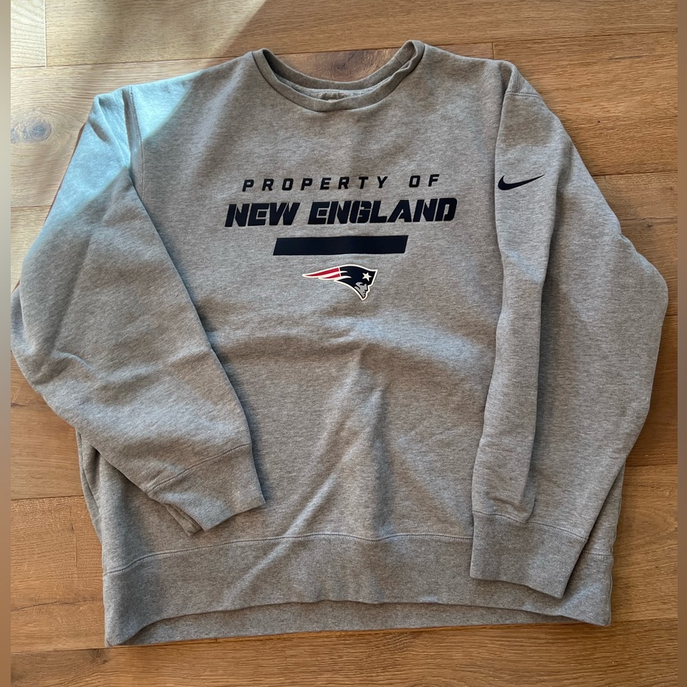 NFL Patriots Player Sweatshirt & Dryfit Shirt (both Nike)